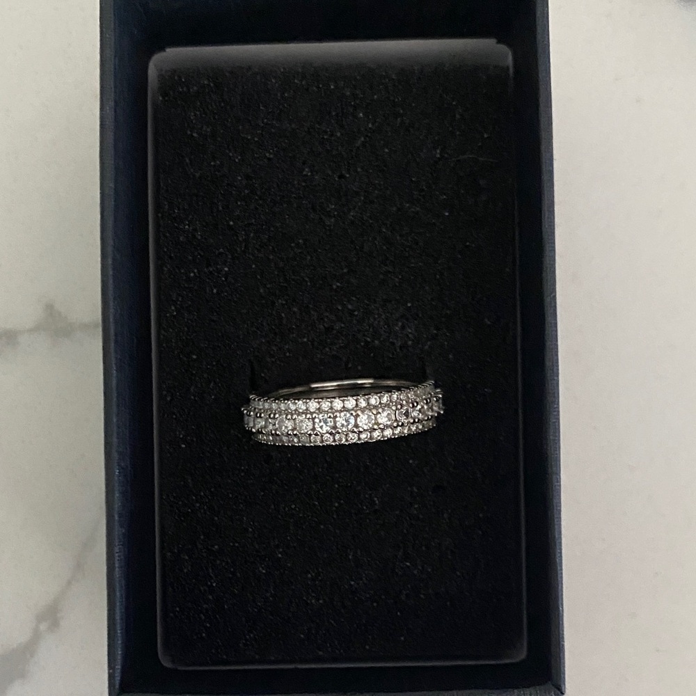 Elegant Silver Band Ring -Size 7